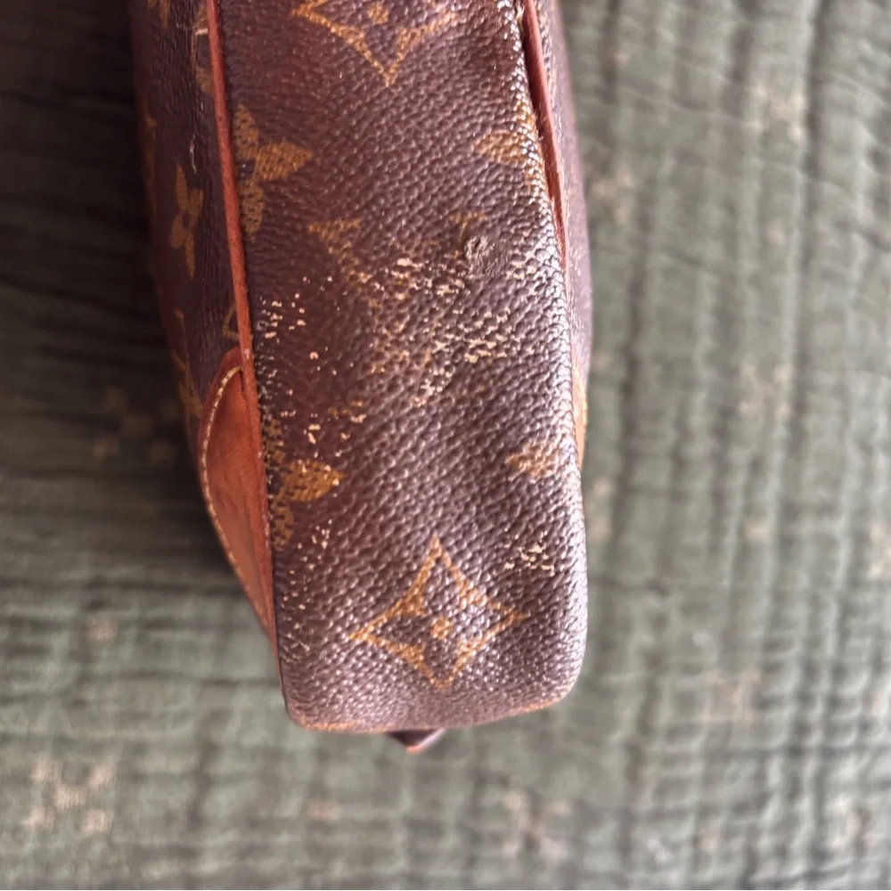 Louis Vuitton Monogram Canvas Toiletry Pouch with Tan Leather Trim - Picture 8 of 16